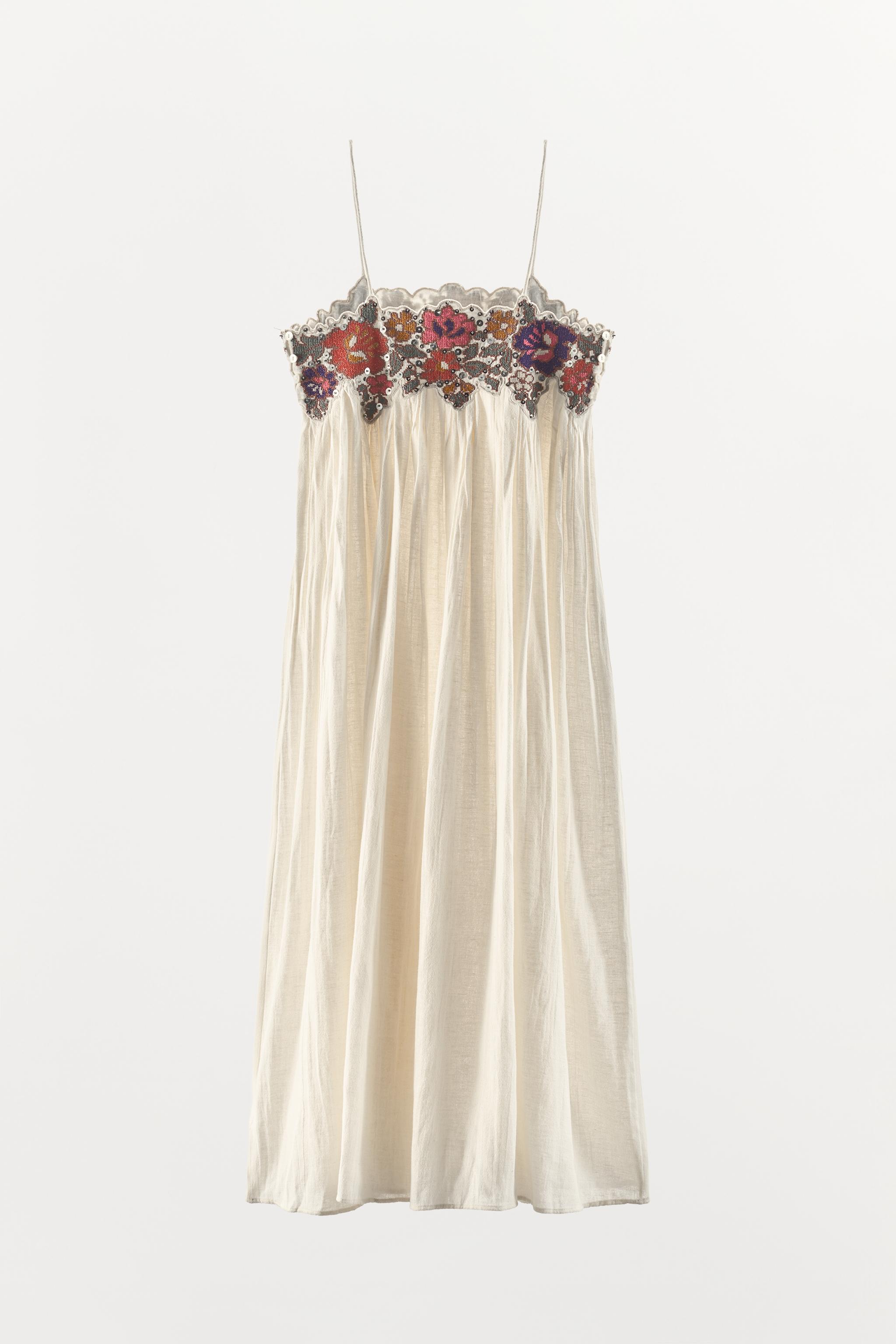 ROBE À BRETELLES BRODÉE PAILLETTES